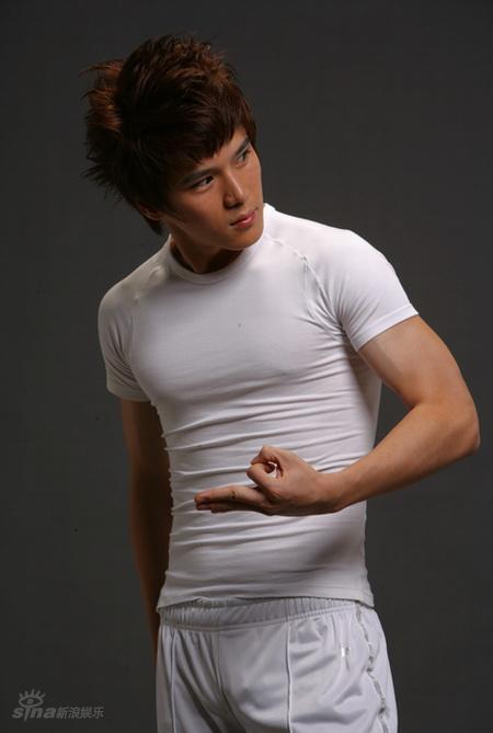 图文:王星凯-展示胸肌