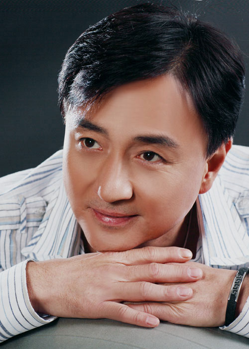 资料:上海影视有限公司签约艺人--吴岱融(附图)