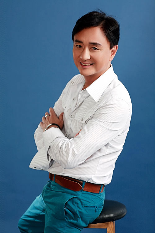 资料:上海影视有限公司签约艺人--吴岱融(附图)