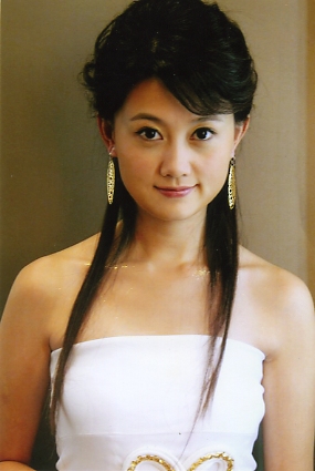 资料:深圳卫视主持人--张美曦