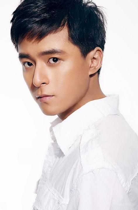 《奋斗》热播 朱雨辰饰演华子成为"草根"偶像