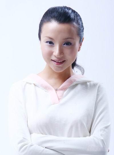 "戏剧公主"白荟《高地》中摇身一变成军嫂