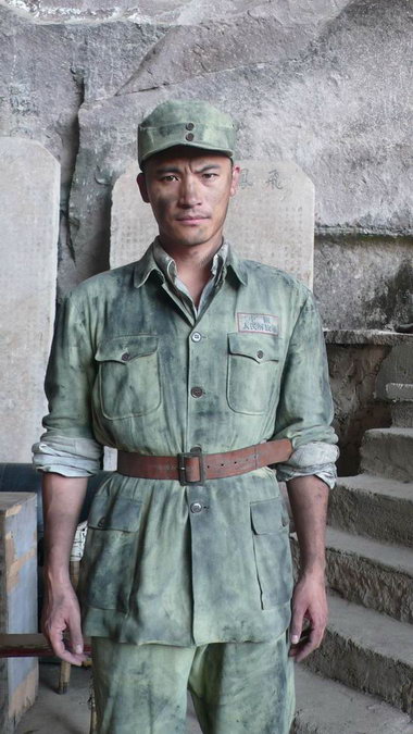 耿乐全身心投入《红日》 铁汉柔情再塑经典(图)