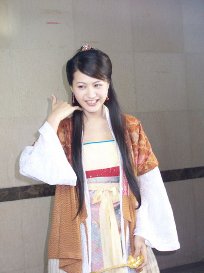 电视前沿 正文  新浪娱乐讯 杨渝渝古装新戏《牛郎织女》日前正在镇北