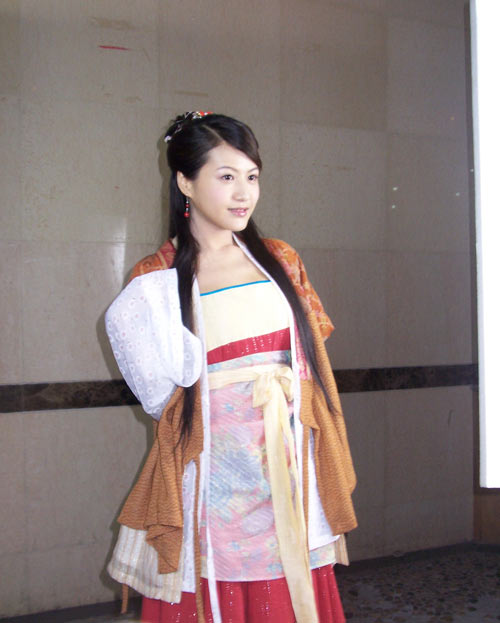 《牛郎织女》斥巨资 杨渝渝挑战耍宝演出灵劲儿