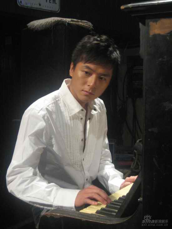 朱雨辰《奋斗》变身台球王子 让石康"叹服"