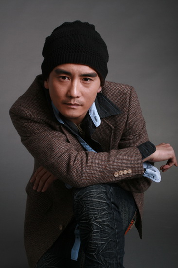 就是大家早已熟知的影视双栖演员于洋