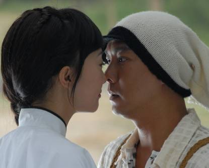 刘园园,张卫健剧照 目前,由刘园园,张卫健主演的电视剧《a计划》正在