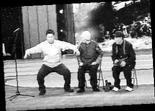 小品《火炬手》里即兴改动作 赵本山“什么也没说”