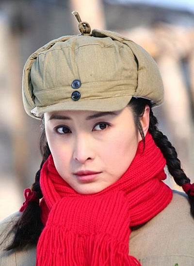 这一次,她又走近正在qtv-1热播的电视剧《我是太阳》扮演女战士乌云
