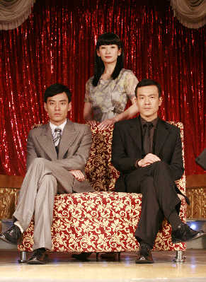 《谍影重重之上海》的主演秦海璐（中后）、李光洁（前左）、廖凡（前右）早报记者史训锋实习生王浩然图