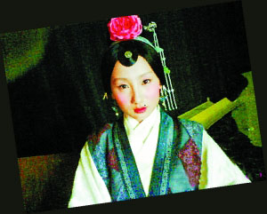 脸蛋红彤彤的“杨二版媒婆妙玉”