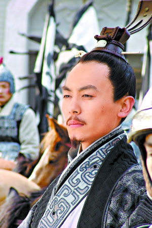 日前,刚刚从《兵圣》剧组回京的孙武的扮演者朱亚文接受了记者的采访.