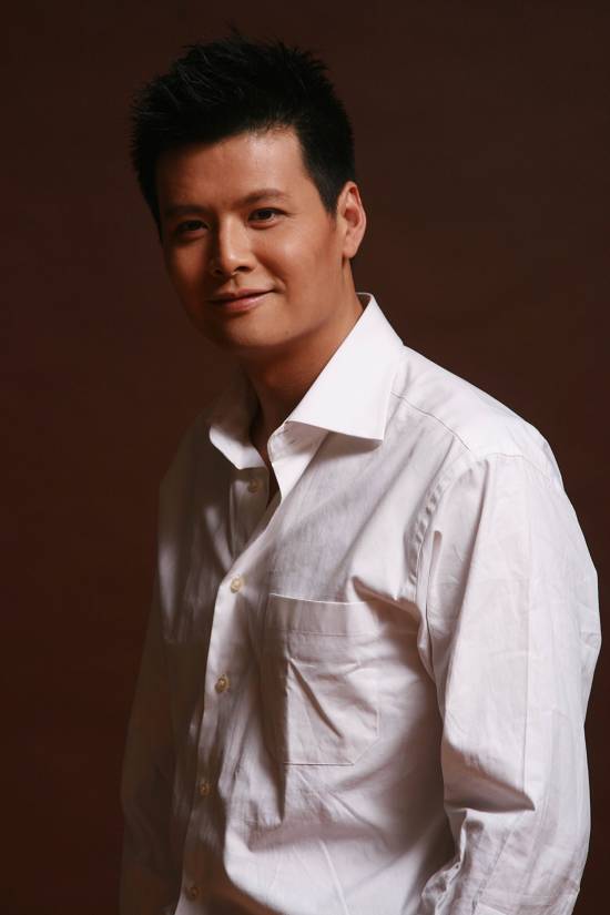 《雾都魅影》杀青 潘泰名演绎英雄铁骨柔情