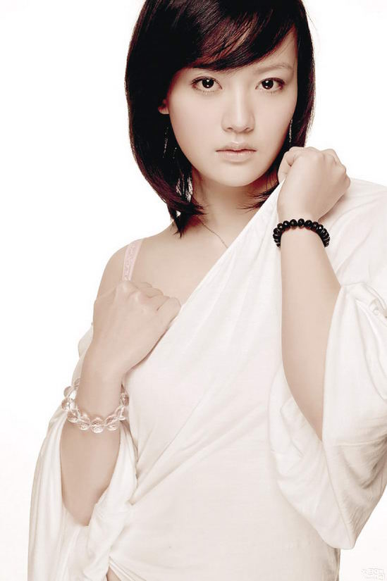 《狐步谍影》挑大梁 唐于鸿成最年轻百变女星