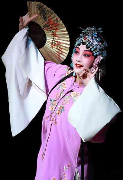 闺门旦新苗登长安大戏院 宝钗李沁再演杜丽娘