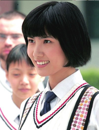 边潇潇在《李小龙传奇》中扮演李小龙的初恋情人