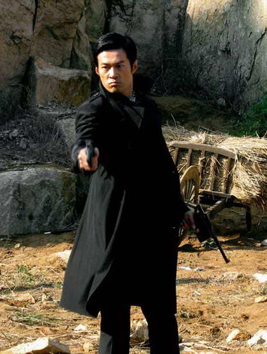 《凤穿牡丹》热播 谭凯"阳光版许文强"受热捧