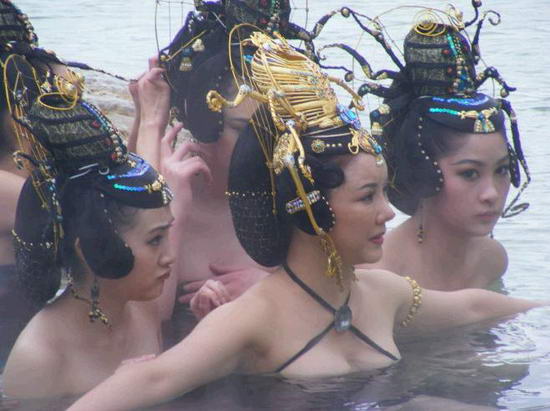 “蜘蛛精”眼神很雷人