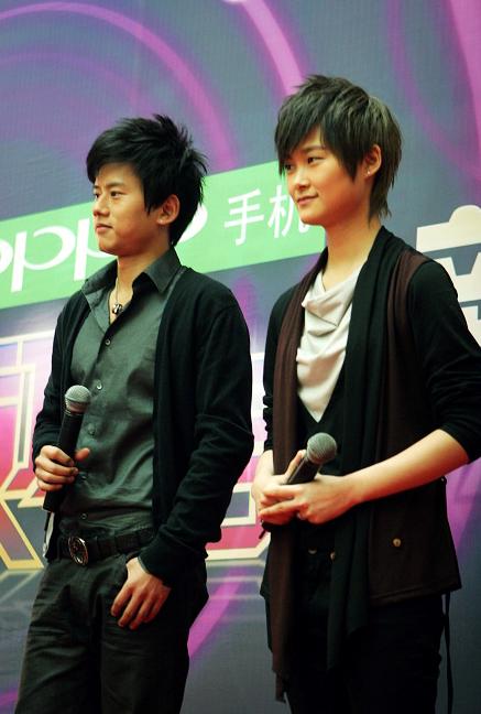 李宇春关注慈善事业 张杰期待做更好音乐(图)