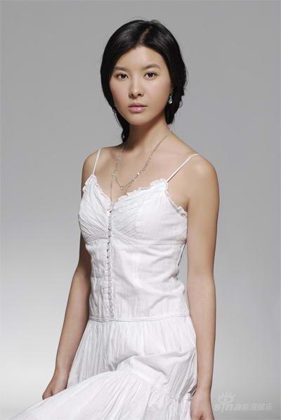 来源;大连晚报     曾两次获得数字电影"百合奖"最佳女演员奖的郑萍