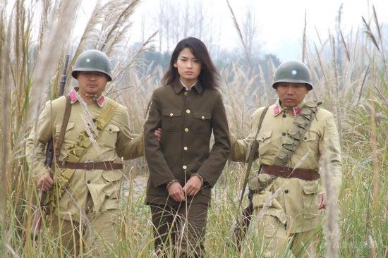 《敌营十八年》年度收视进三甲 各地卫视狂抢播