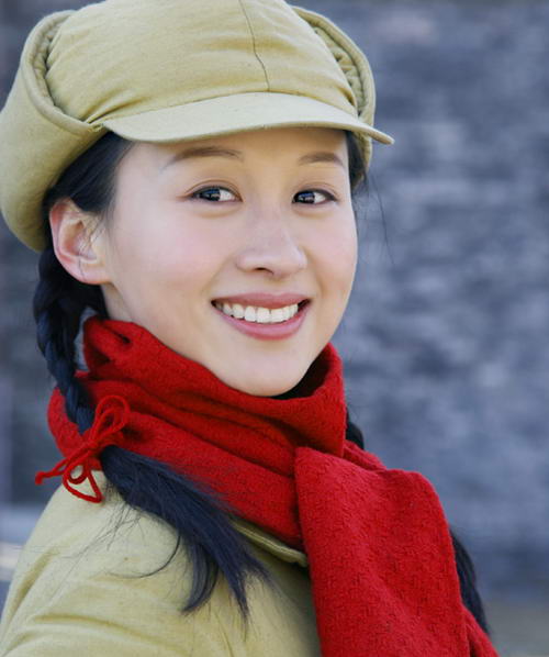 练束梅拍床戏大冒"冷汗" 笑称自己是铁人(图)