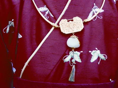 宝玉身上的“通灵宝玉”