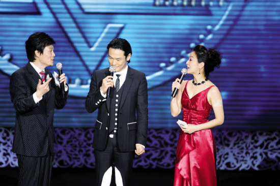 （左起）李彬、明道和阿雅现场聊魔术