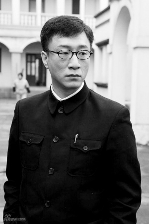 孙红雷变身谍报人员