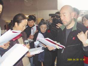 第五代导演周晓文正在青岛拍情感剧《晚婚》 