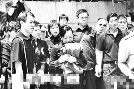 妻子刘继红失声痛哭 