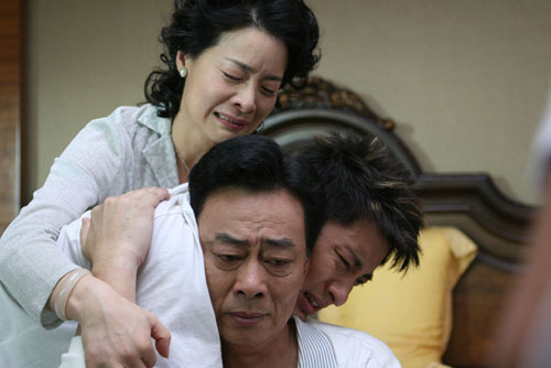 《燃烧的玫瑰》登btv "老戏骨"顾艳宝刀未老