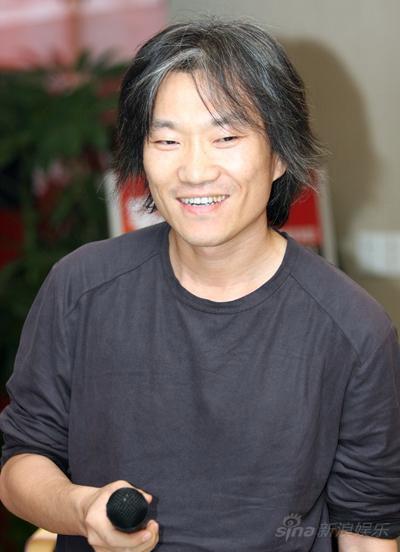导演张峰首次回应:《丑女Ⅲ》不是歌舞青春-手机新浪网