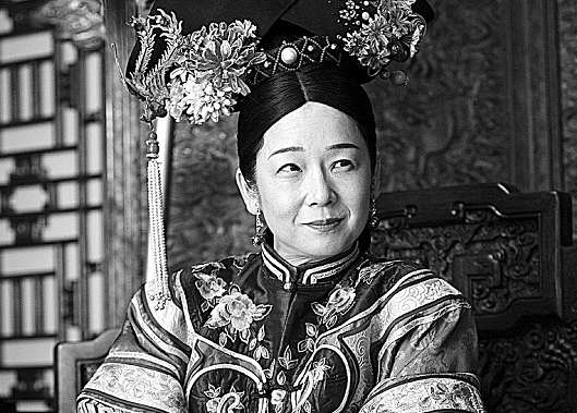 阿信的扮演者田中裕子来到中国,在电视剧《苍穹之昴》中出演慈禧