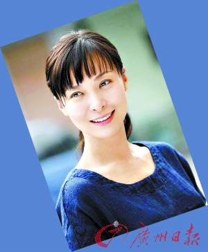 柯蓝饰演台词老师沈雪