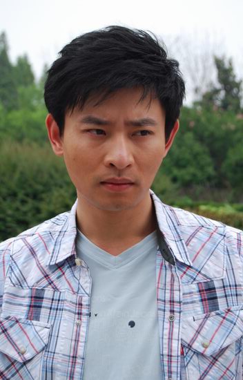 《族魂》渐入佳境 黄海冰叶鹏"兄弟相争"(图)