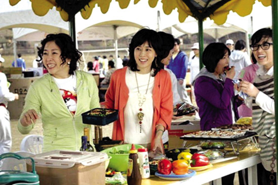 为了帮助丈夫，女人也要敢于走上街头