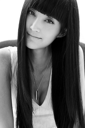 张歆艺饰演罗晶晶