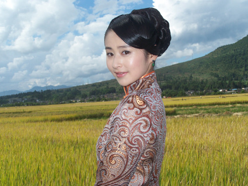 《翡翠凤凰》最新剧照曝光 颖儿人气爆棚(图)