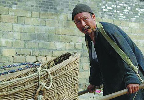 反应老区人民的革命精神