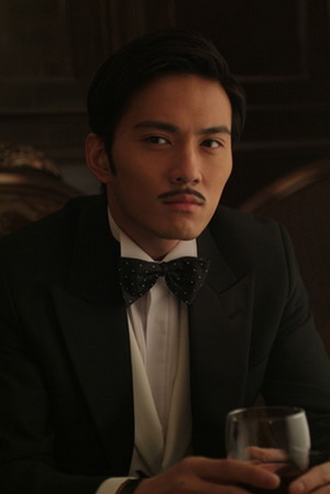 徐正曦显《男儿本色》 受力捧接连"偷师"天王