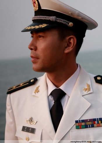 《女人的村庄》热播 王伟颠覆东北纯爷们印象