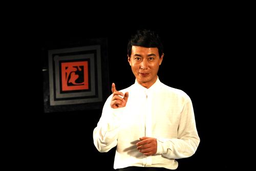 于洋《龙门阵现场》穿越 时光隧道驶入红色浪漫