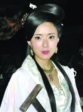 颜丹晨“百花公主”扮相