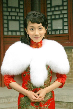 许歌《梨花泪》剧照曝光 从丫头到贵妇气质迥异