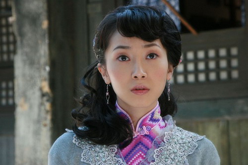 许歌《梨花泪》剧照曝光 从丫头到贵妇气质迥异