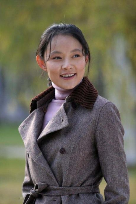 李亚玲人物造型   新浪娱乐讯 根据石钟山同名小说改编的电视剧《大院