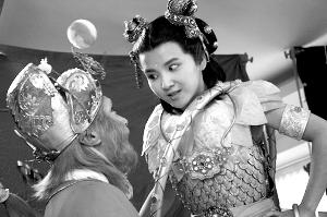 新版哪吒居然是女扮男装反串，与悟空有“断背”之嫌。