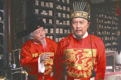 《万历首辅张居正》开播 唐国强演明朝那些事儿